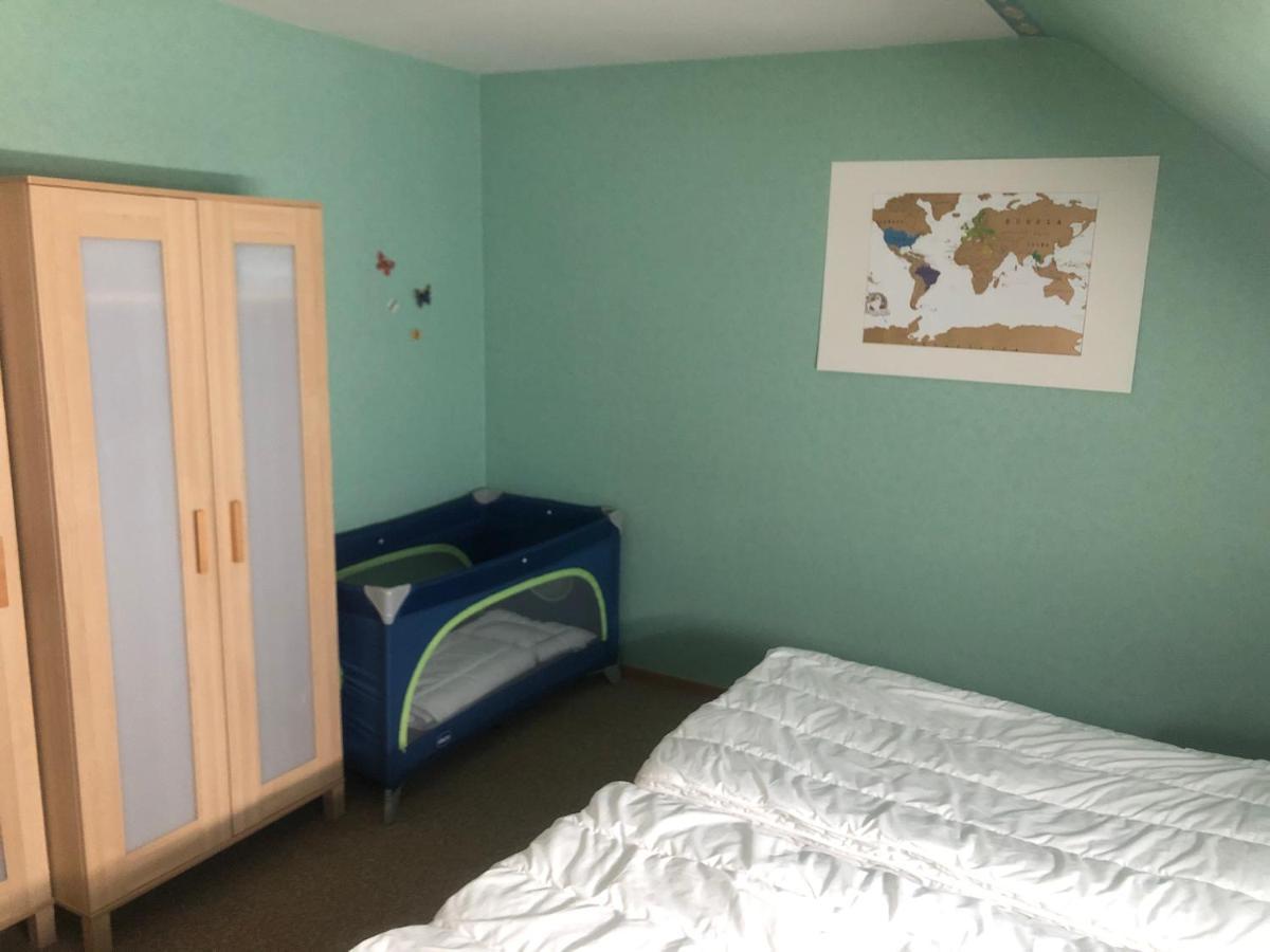 Ironico Homestay 4 Schlafzimmer Ferienwohnung 100 M2 Nahe Bostalsee Eisen  Bagian luar foto